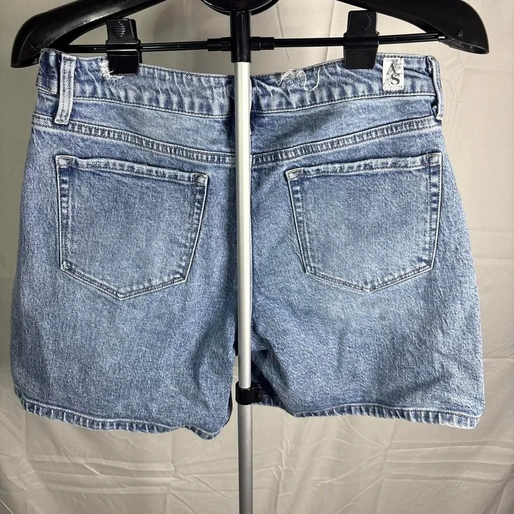 Altar'd State blue denim relaxed fit shorts